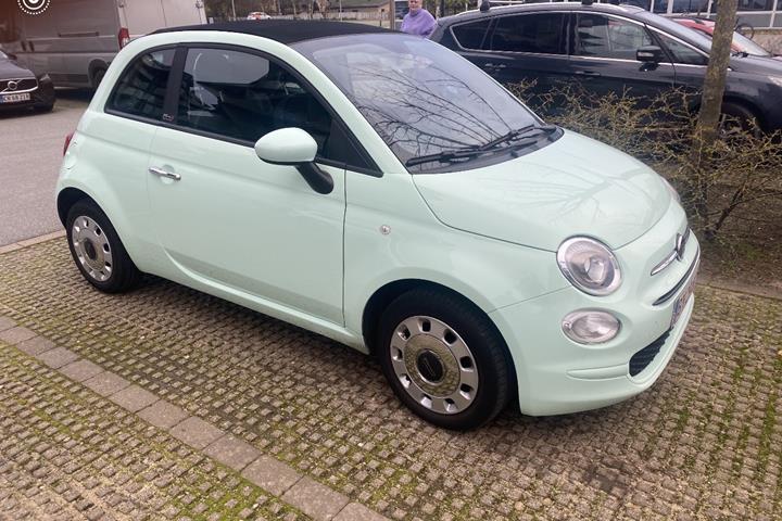 Grøn Fiat 500C fra 2018