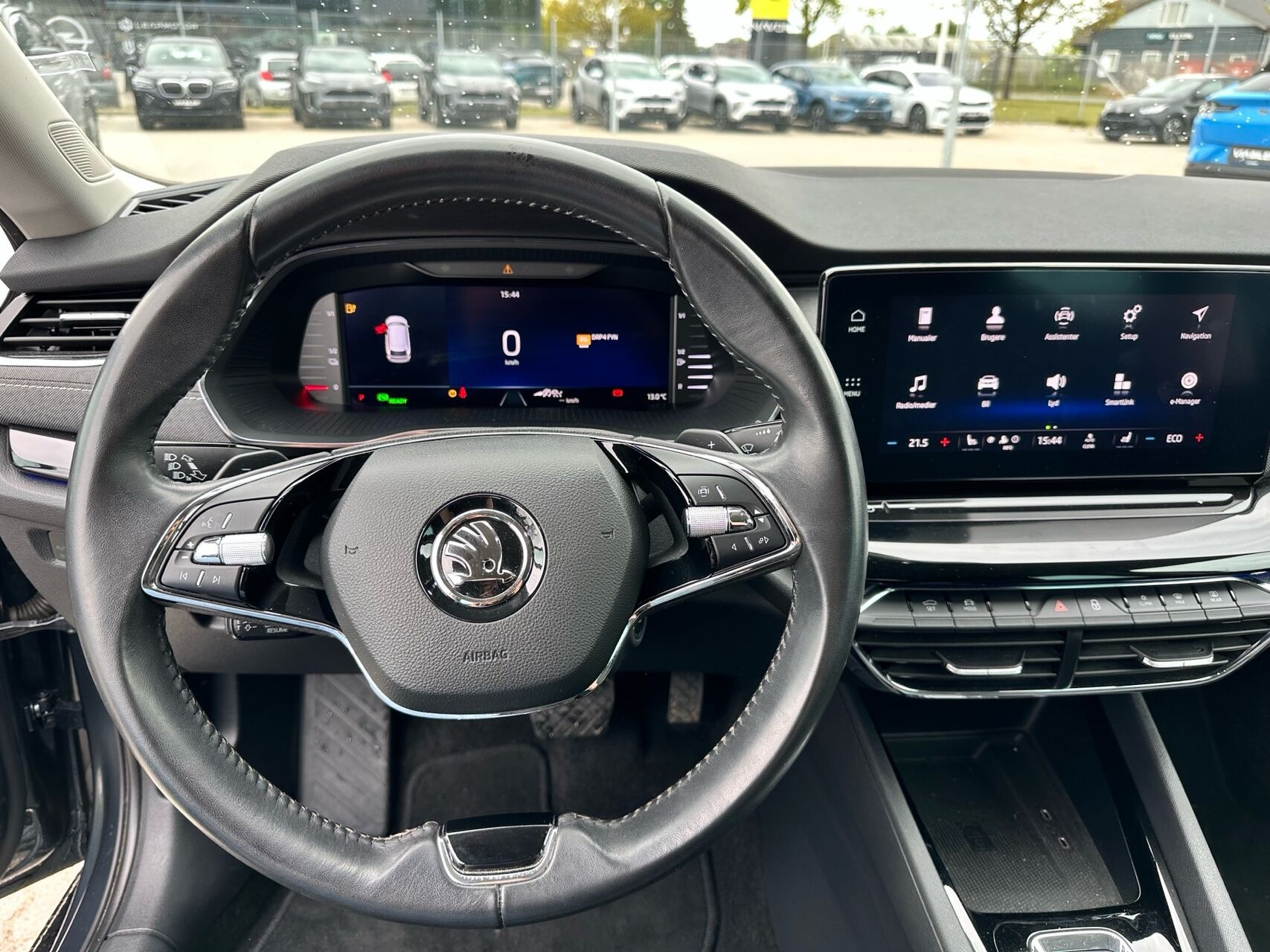 Grå Skoda Octavia fra 2020