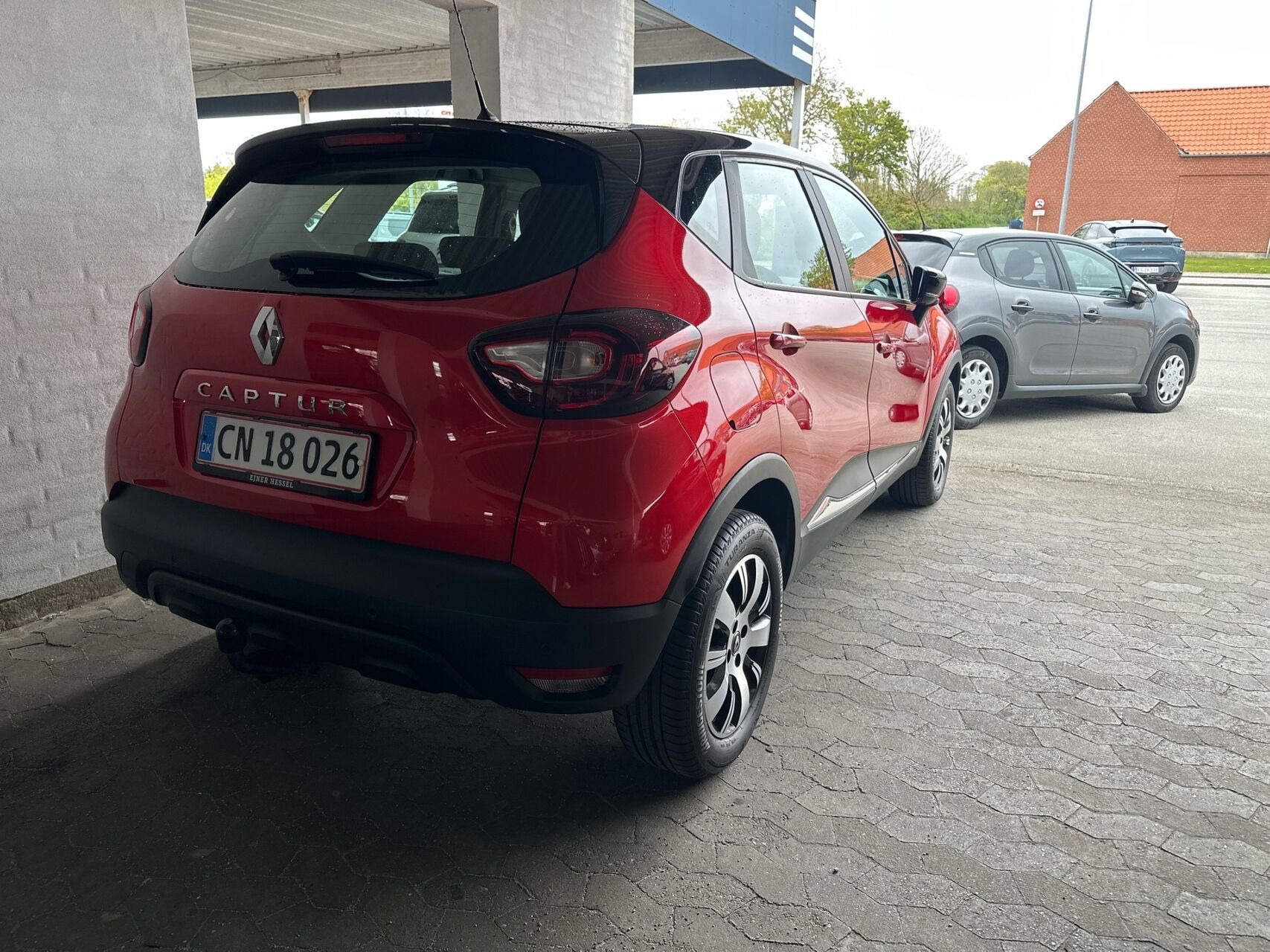 Rød Renault Captur fra 2019