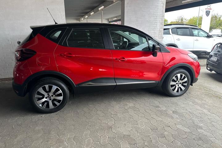 Rød Renault Captur fra 2019