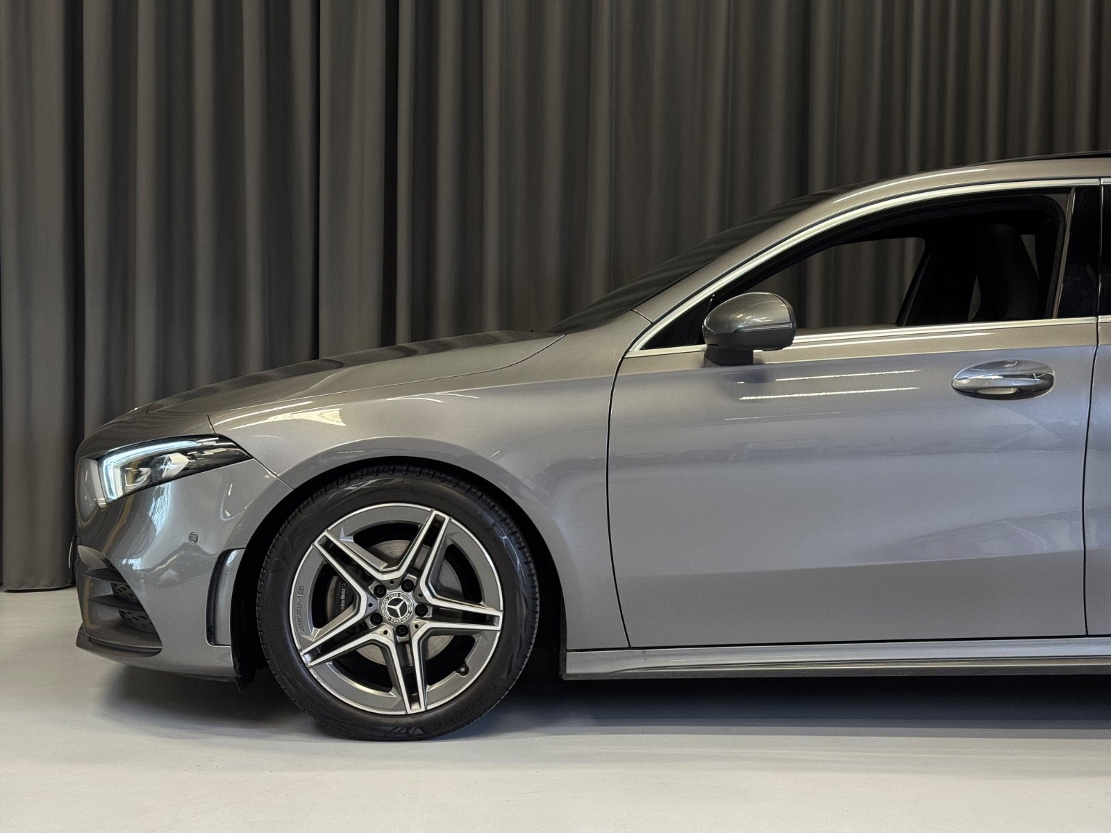 Grå Mercedes A200 fra 2018