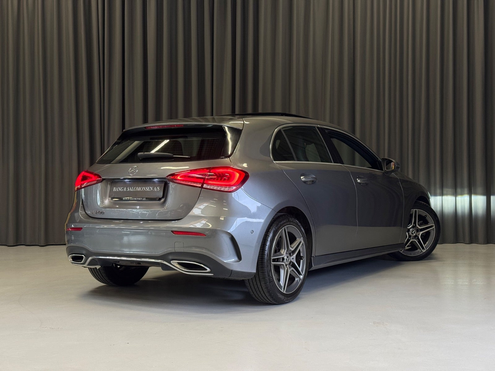 Grå Mercedes A200 fra 2018