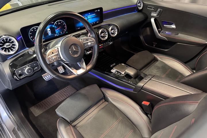 Grå Mercedes A200 fra 2018