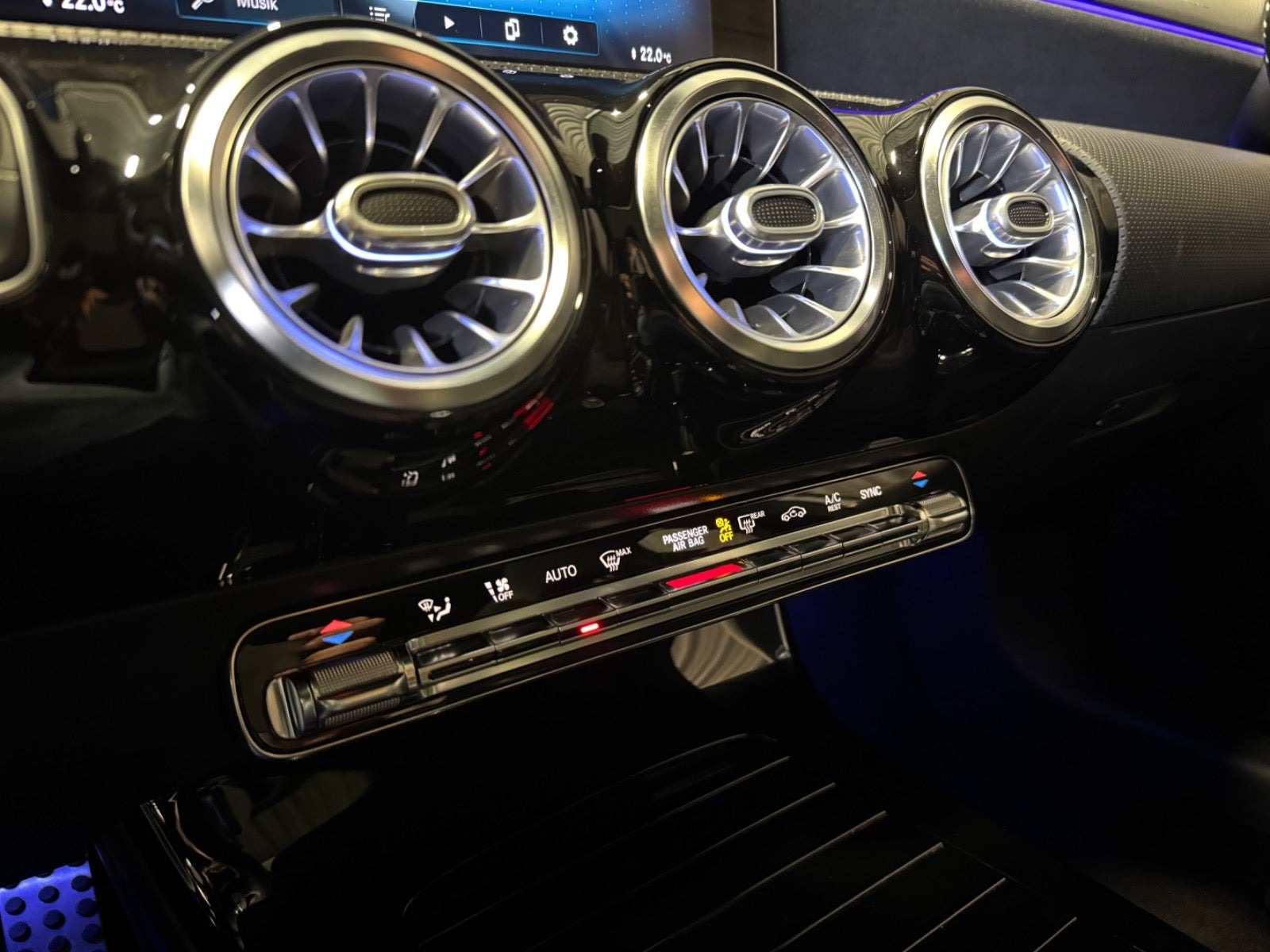 Grå Mercedes A200 fra 2018
