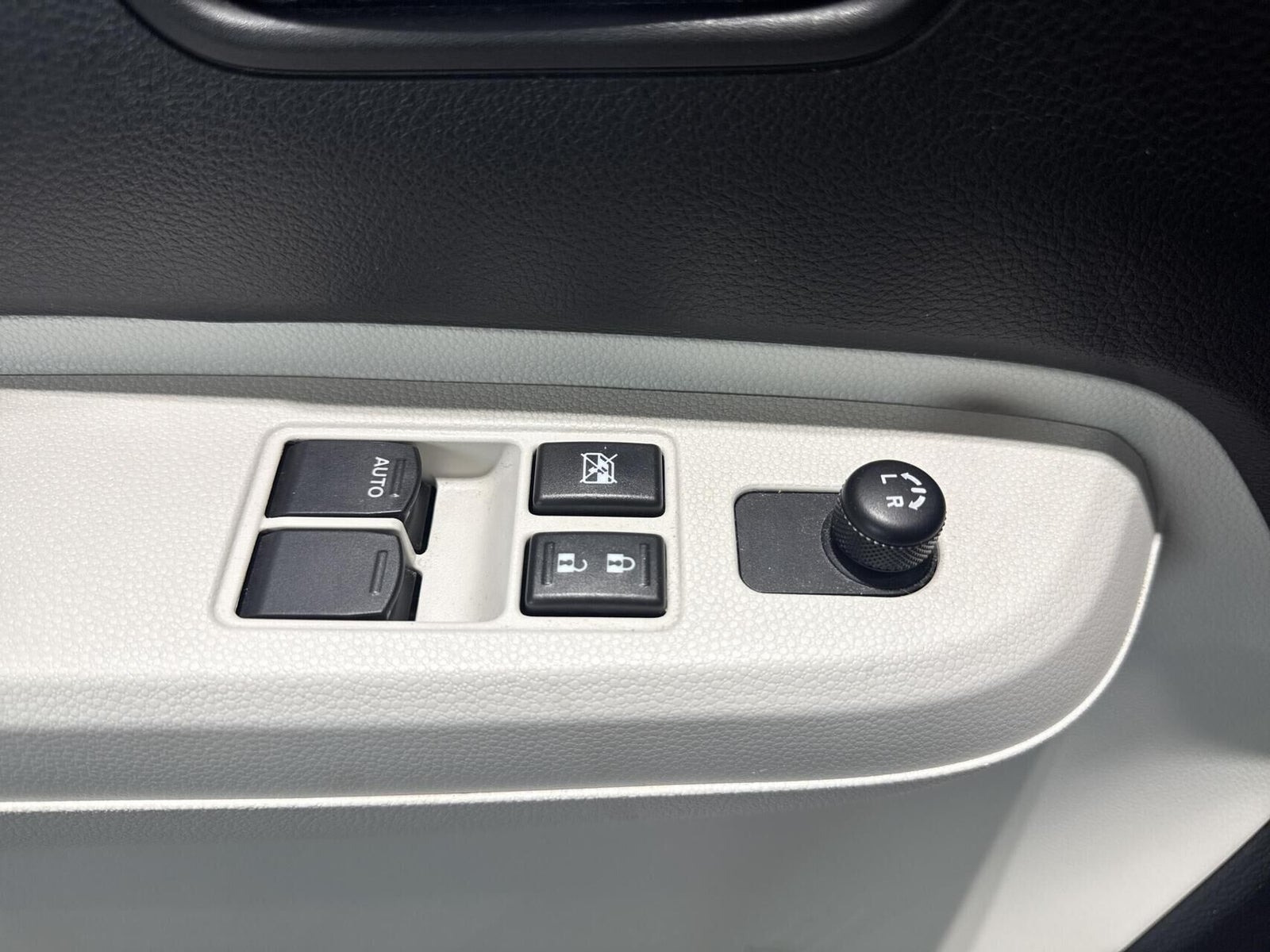 Rød Suzuki Ignis fra 2019