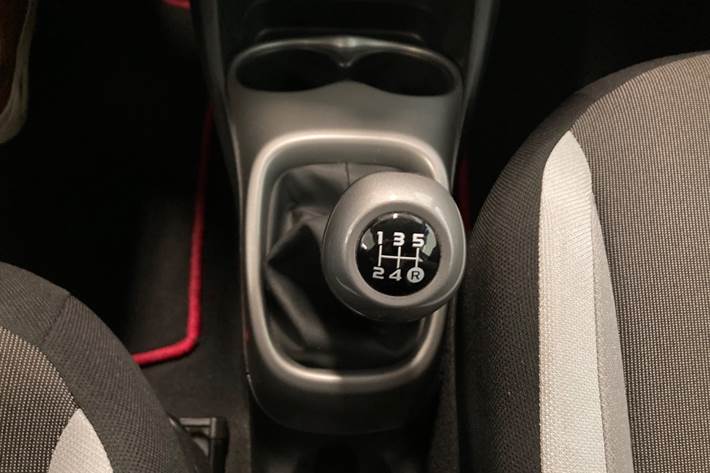Rød Toyota Aygo fra 2015