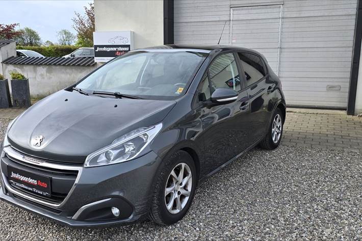 Grå Peugeot 208 fra 2016