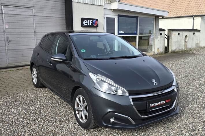 Grå Peugeot 208 fra 2016