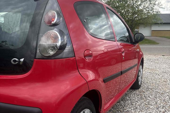 Rød Citroën C1 fra 2010