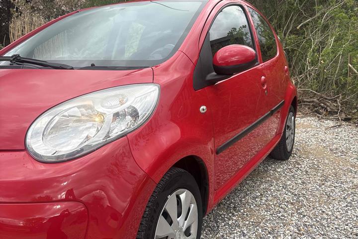 Rød Citroën C1 fra 2010