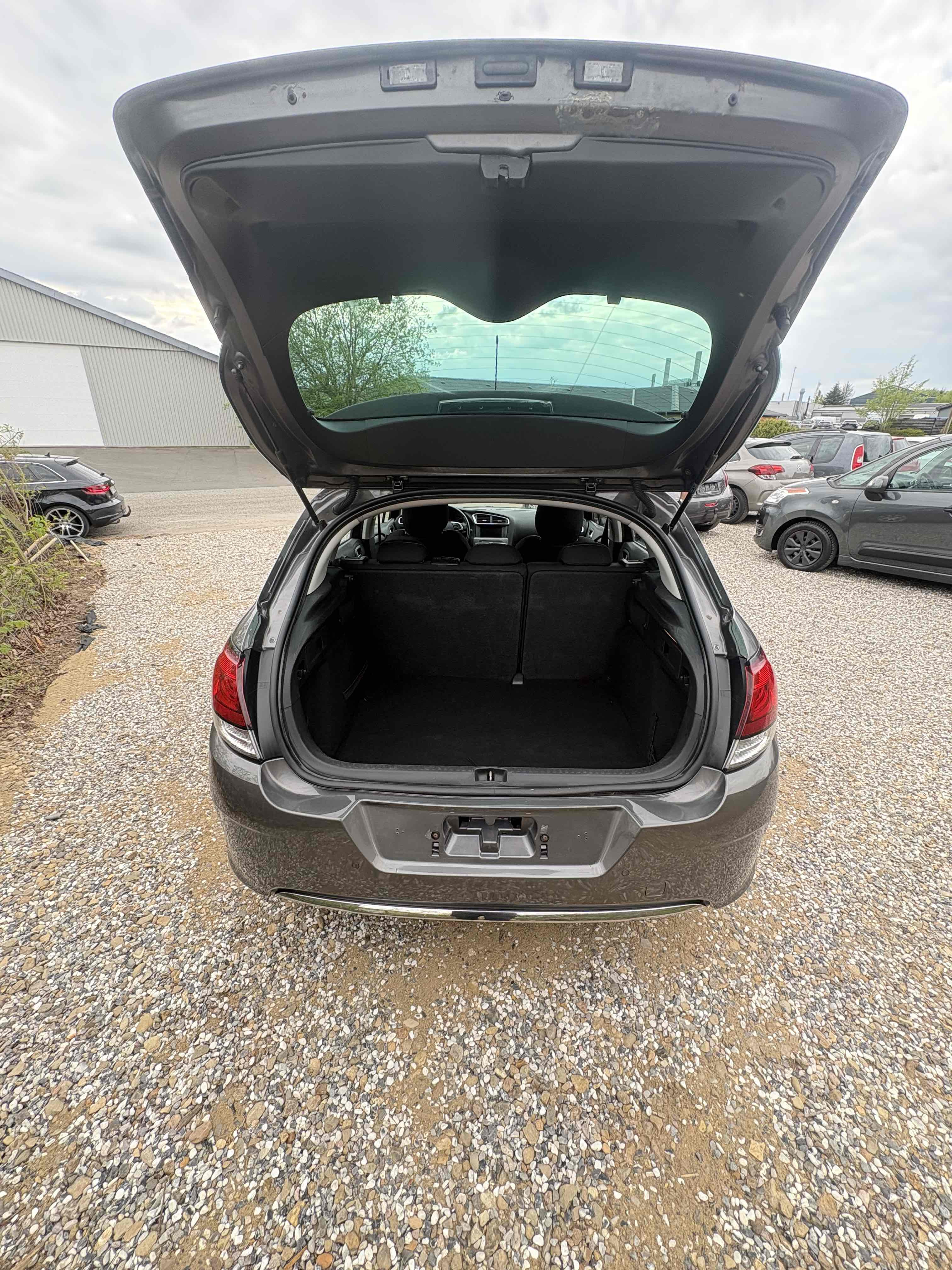 Grå Citroën C4 fra 2015