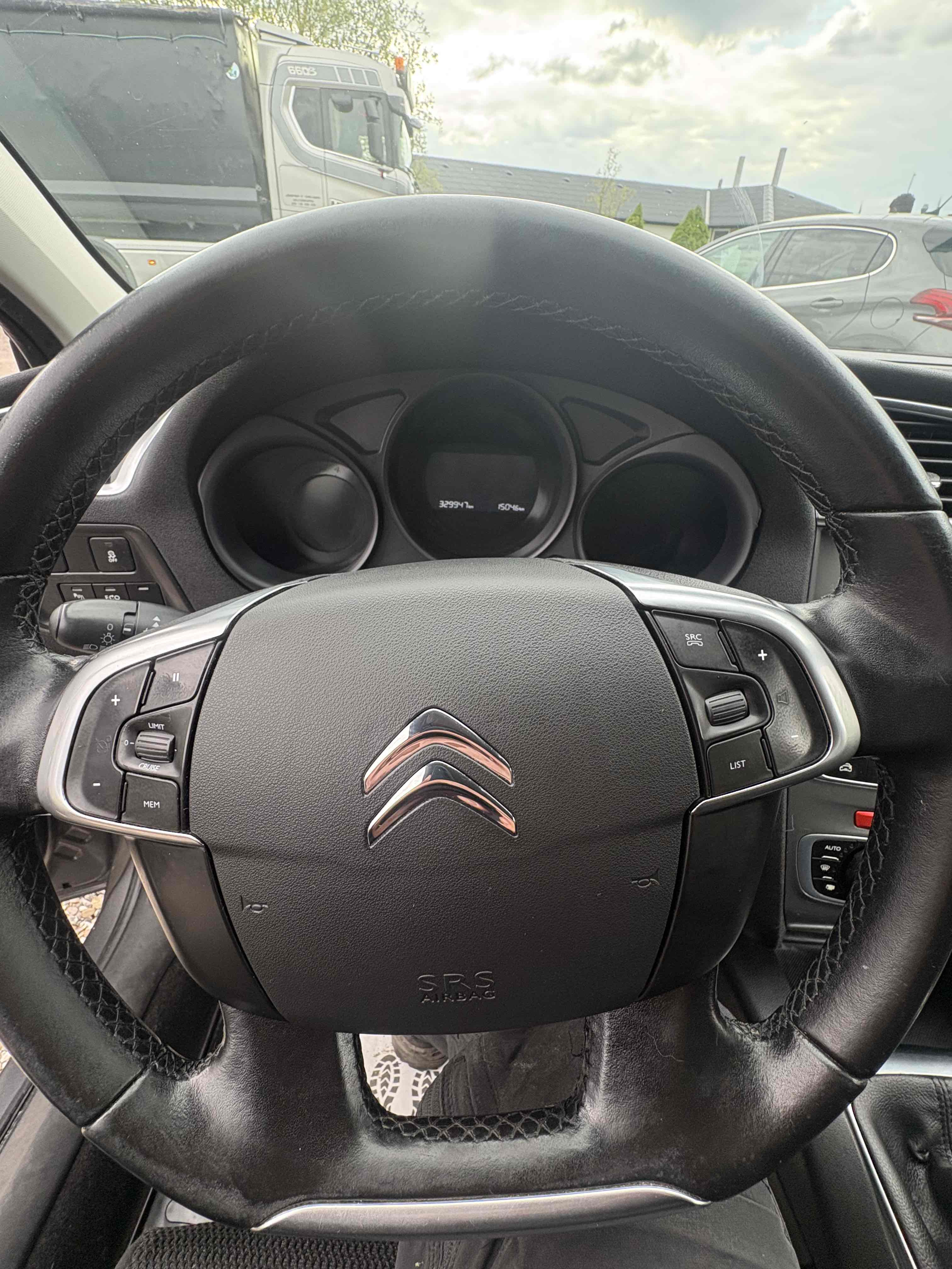 Grå Citroën C4 fra 2015