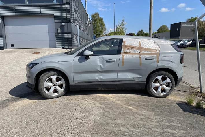 Grå Volvo EX30 fra 2024