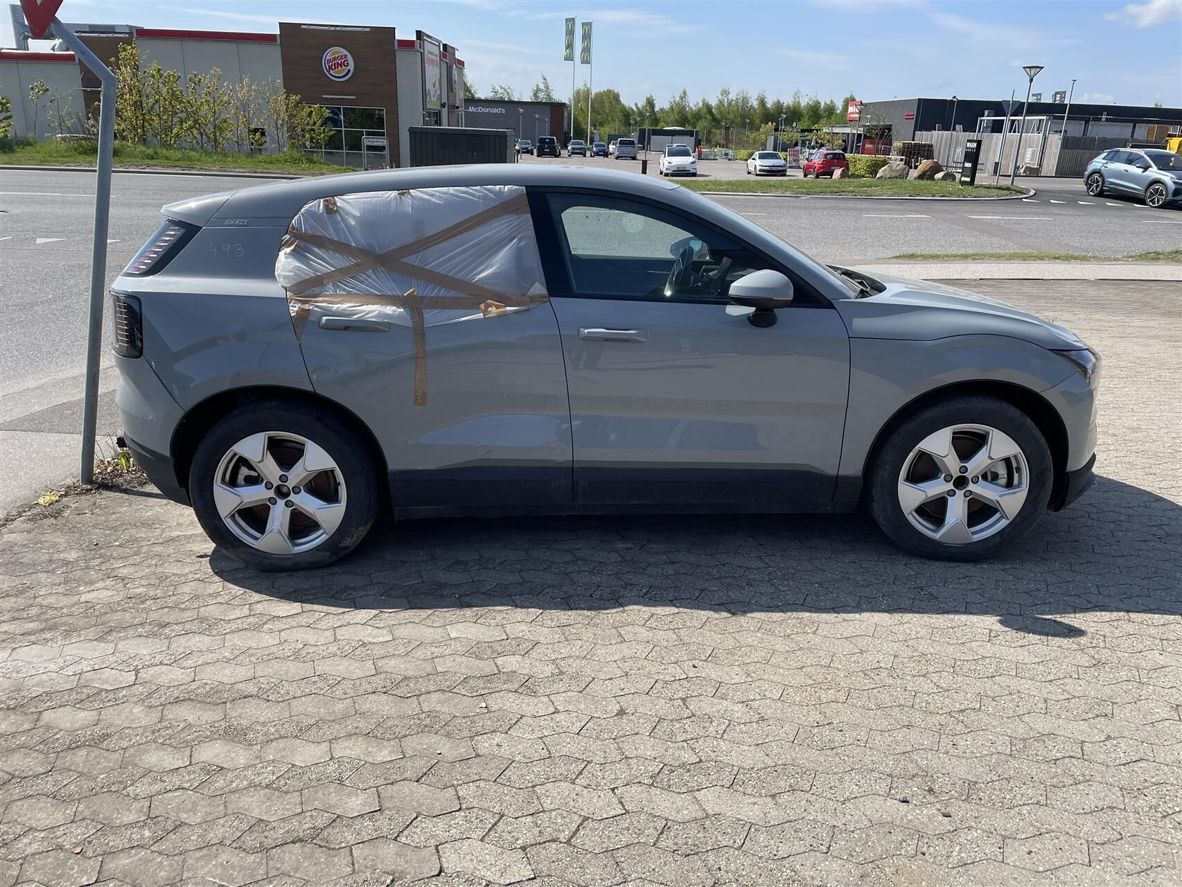 Grå Volvo EX30 fra 2024