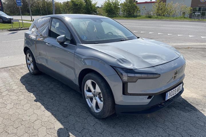 Grå Volvo EX30 fra 2024