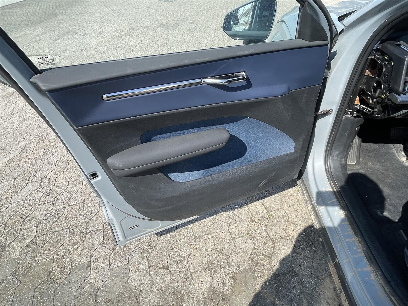 Grå Volvo EX30 fra 2024