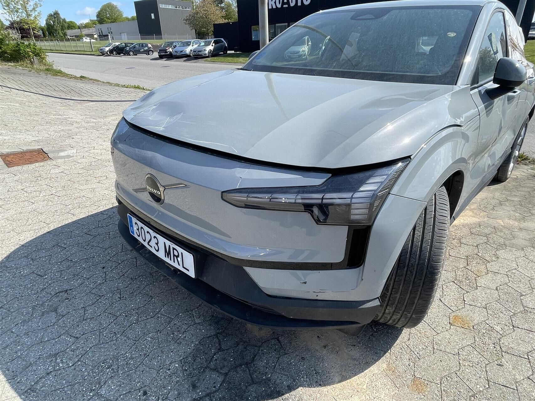 Grå Volvo EX30 fra 2024