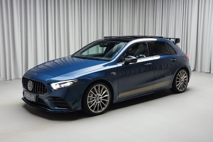 Blå Mercedes A35 fra 2019