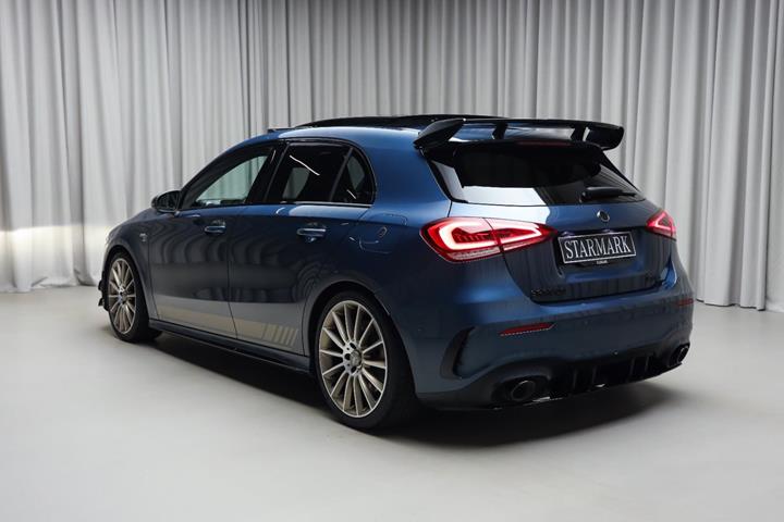 Blå Mercedes A35 fra 2019