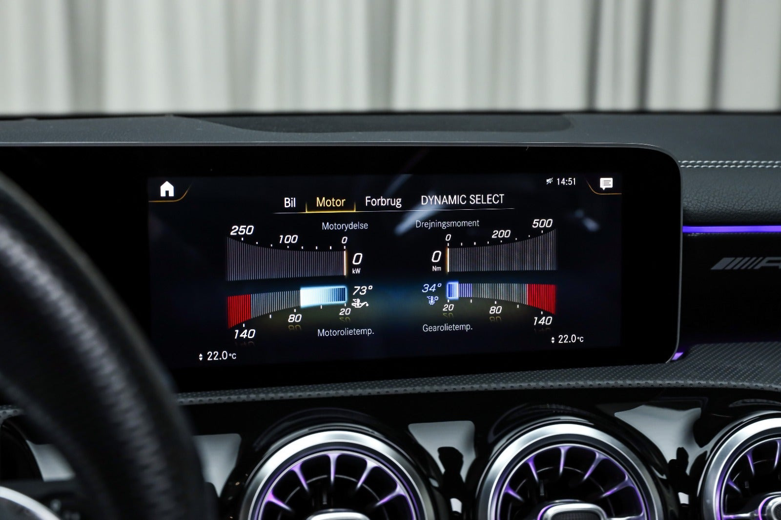 Blå Mercedes A35 fra 2019