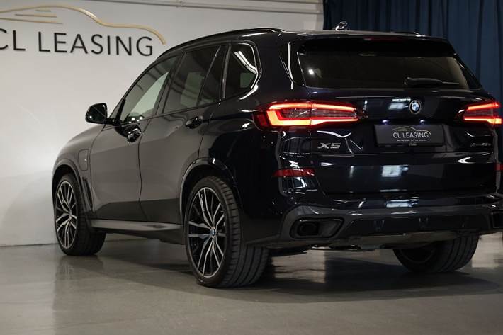 Sort BMW X5 fra 2021