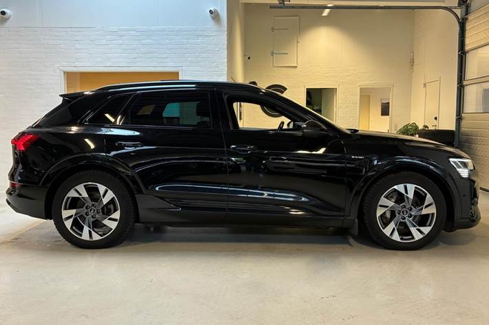 Sort Audi e-tron fra 2021