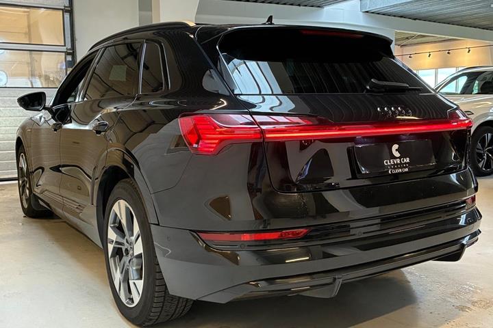 Sort Audi e-tron fra 2021