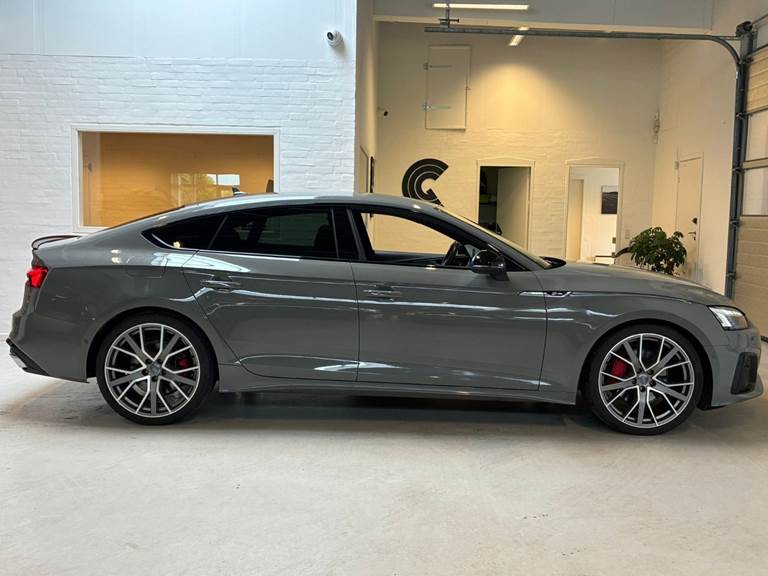 Audi A5 45 TDi Sportback quattro S-tr.