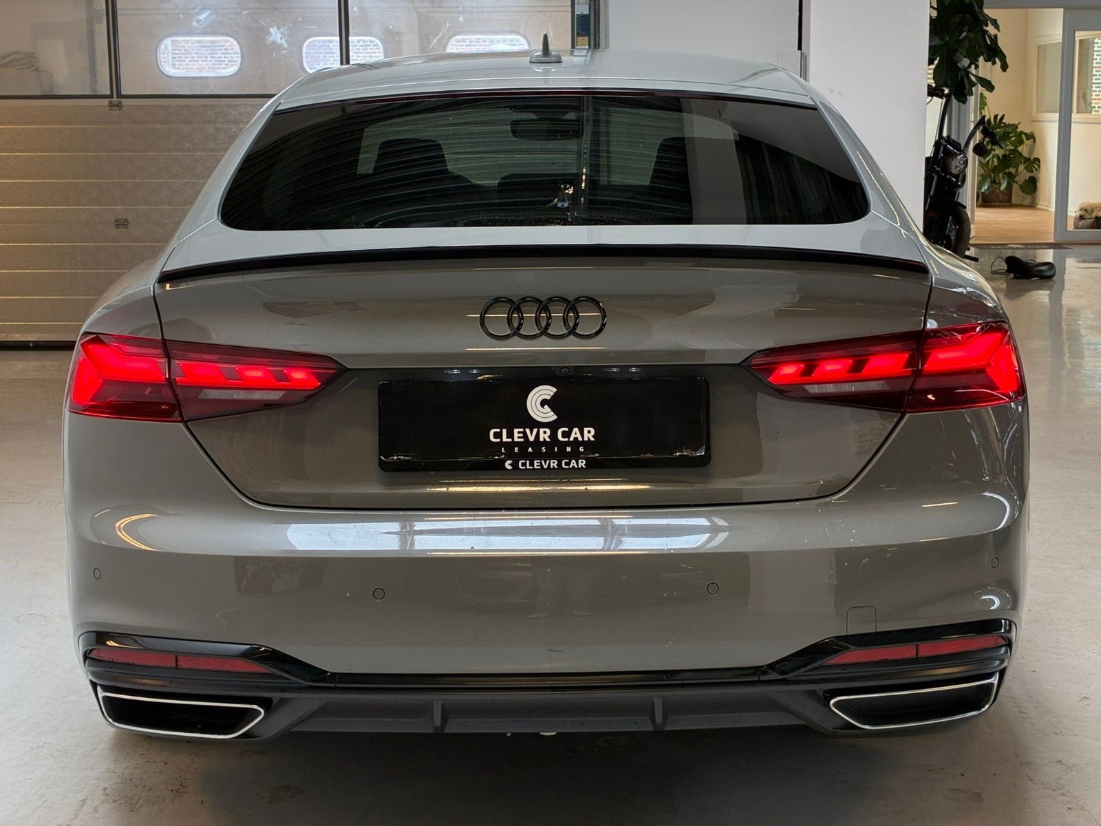 Grå Audi A5 fra 2020
