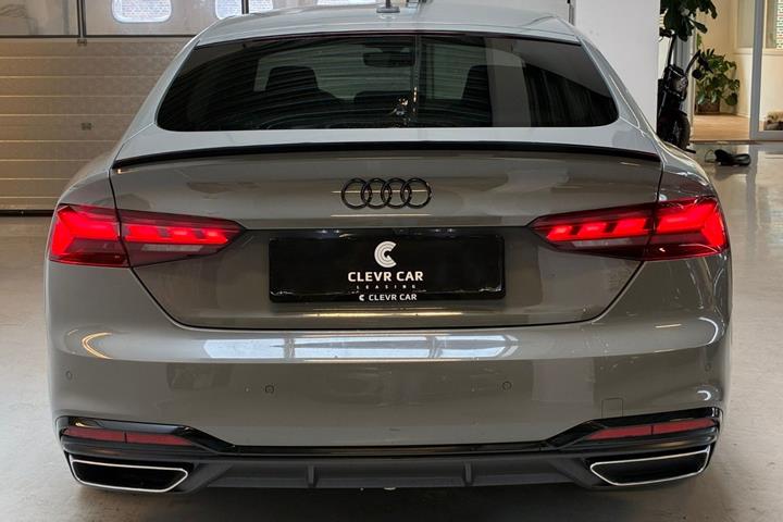 Grå Audi A5 fra 2020
