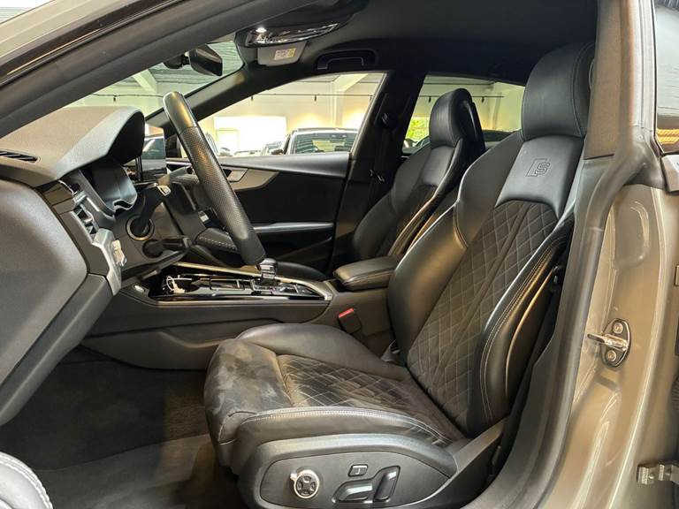 Audi A5 45 TDi Sportback quattro S-tr.