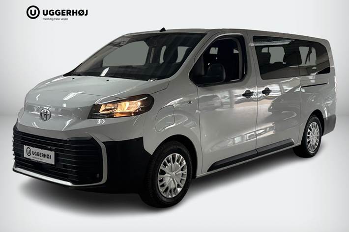 Hvid Toyota Proace Verso fra 2024