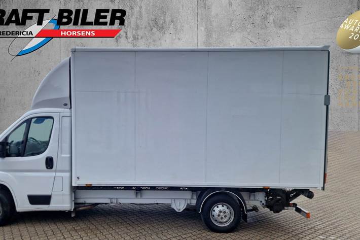 Hvid Peugeot Boxer 335 fra 2024