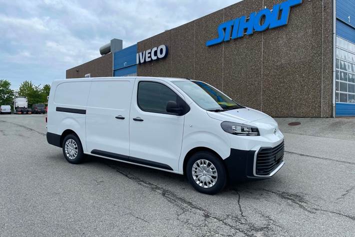 Hvid Toyota ProAce fra 2026