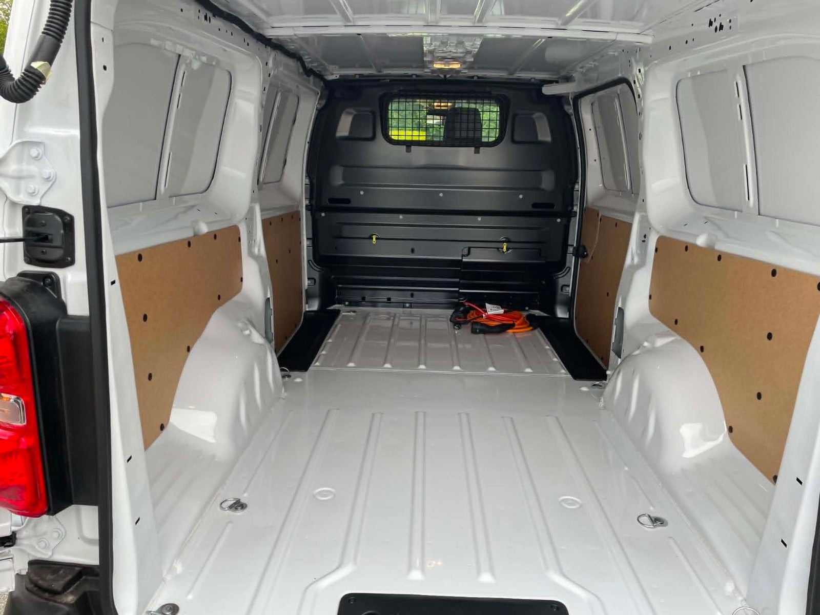 Hvid Toyota ProAce fra 2026