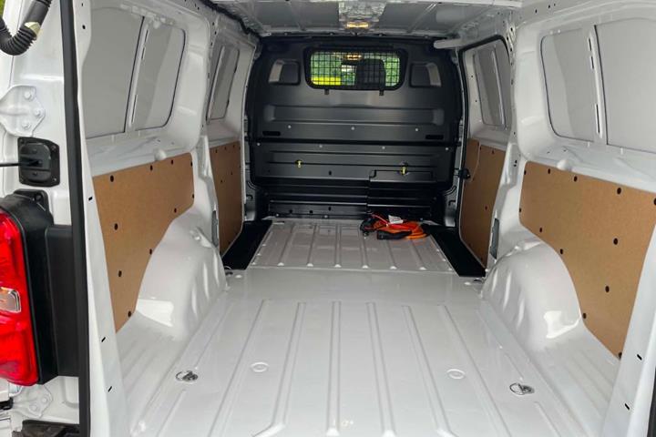 Hvid Toyota ProAce fra 2026