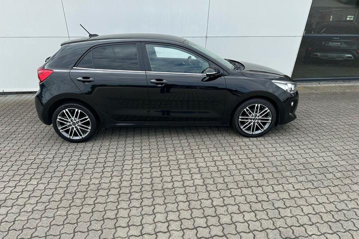 Sort Kia Rio fra 2018