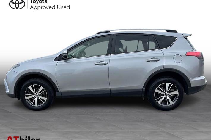 Sølv Toyota RAV4 fra 2018