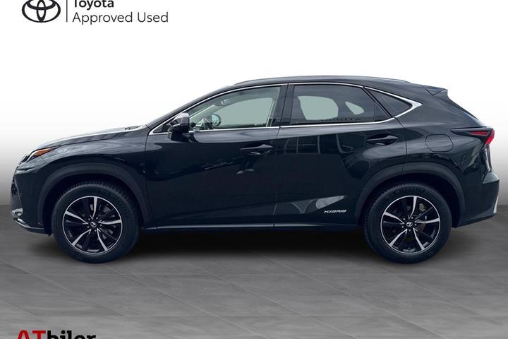 Sort Lexus NX fra 2021