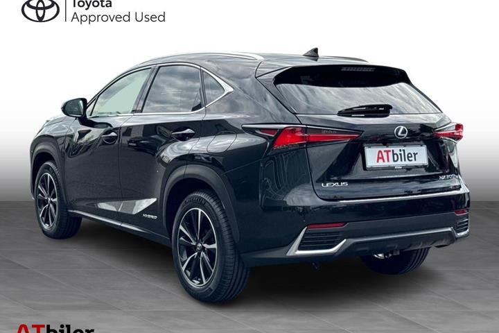 Sort Lexus NX fra 2021