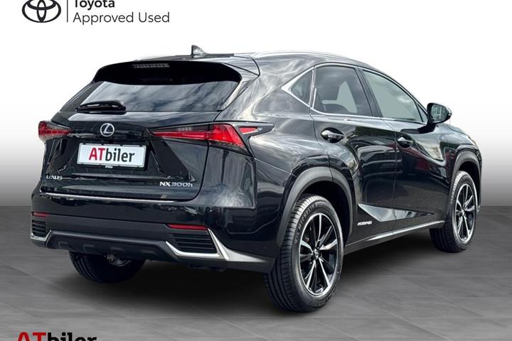 Sort Lexus NX fra 2021