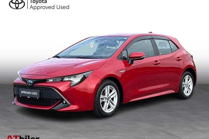 Rød Toyota Corolla fra 2019 set udefra
