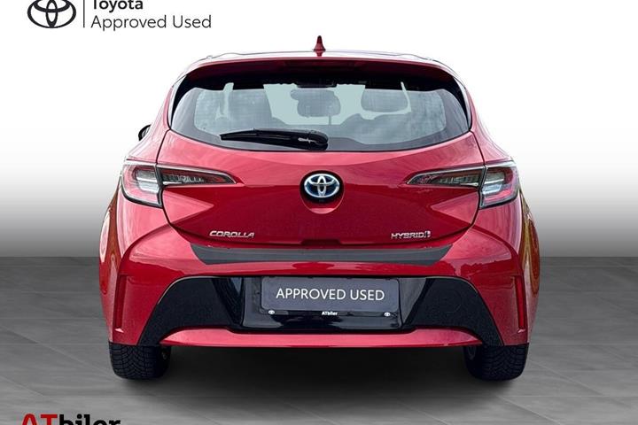 Rød Toyota Corolla fra 2019