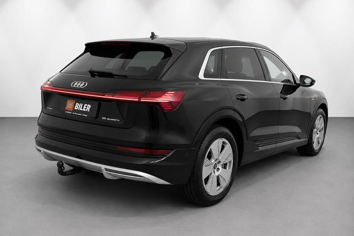 Sort Audi e-tron fra 2021