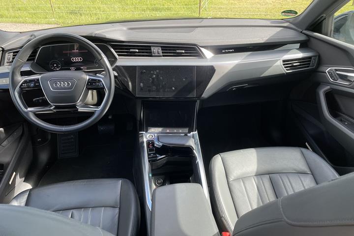 Sort Audi e-tron fra 2021