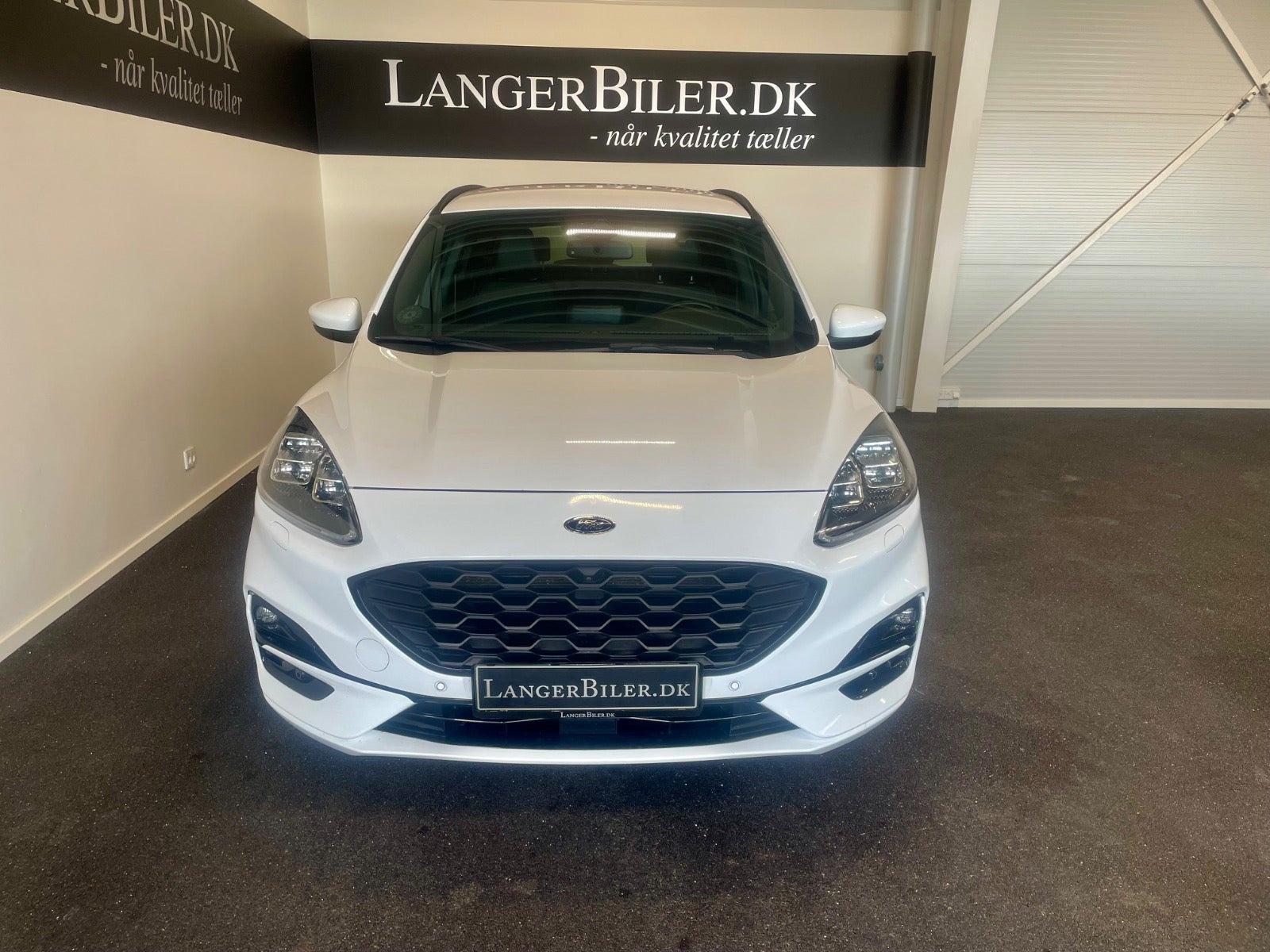 Hvid Ford Kuga fra 2022