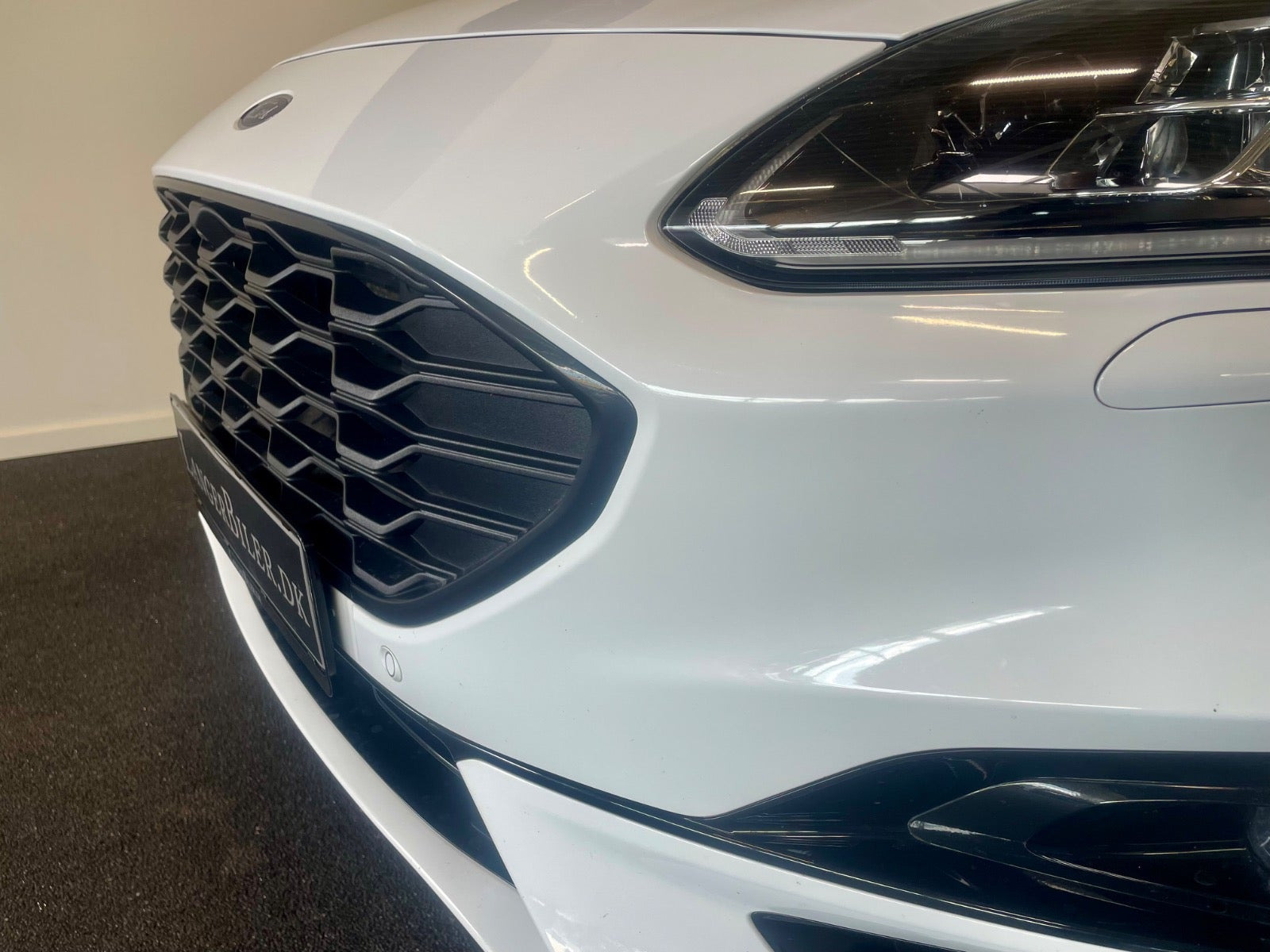 Hvid Ford Kuga fra 2022