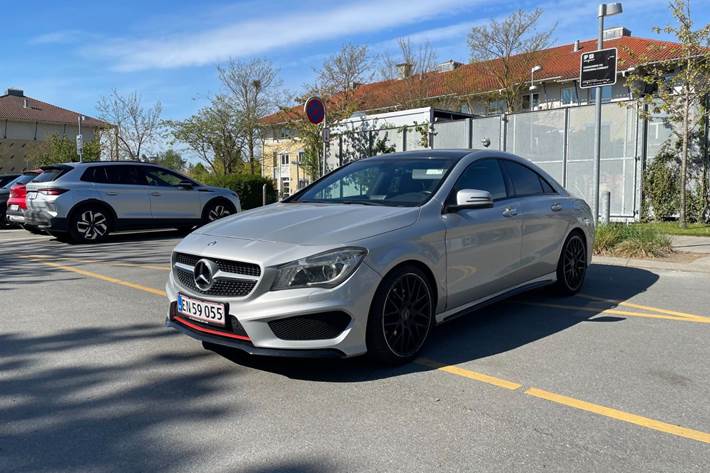 Grå Mercedes CLA250 fra 2014