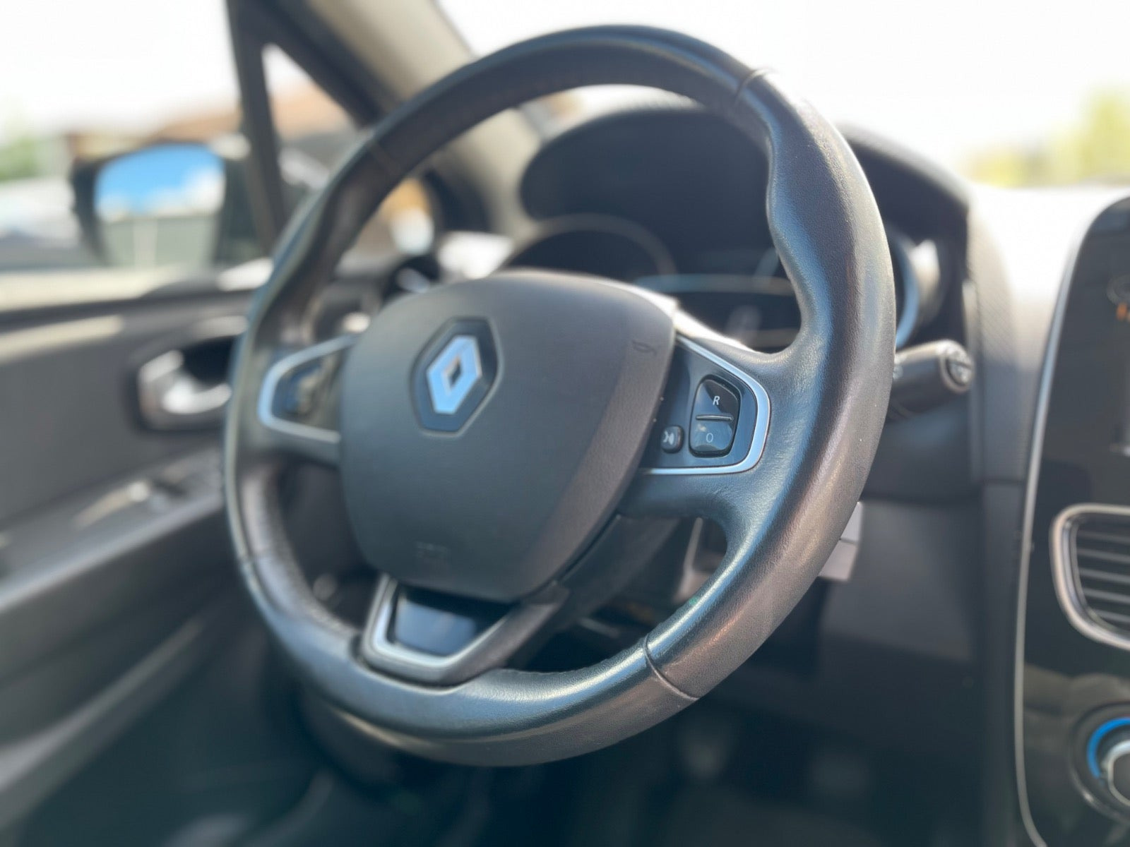 Sort Renault Clio IV fra 2017