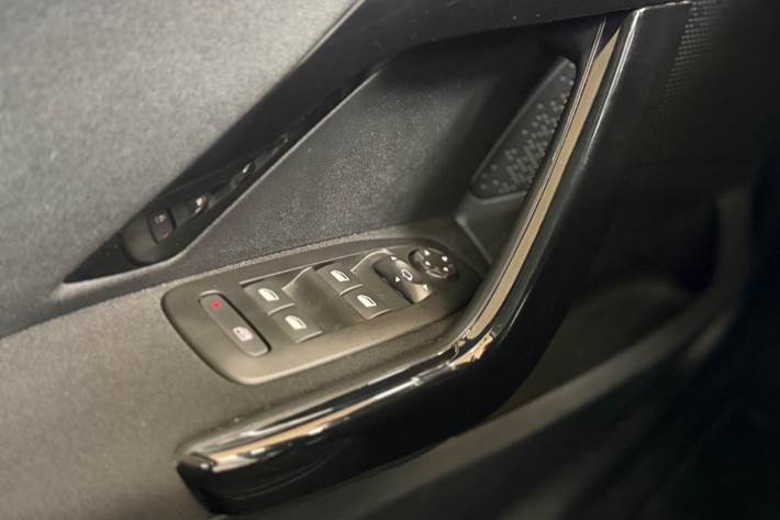 undefined Peugeot 208 fra 2017